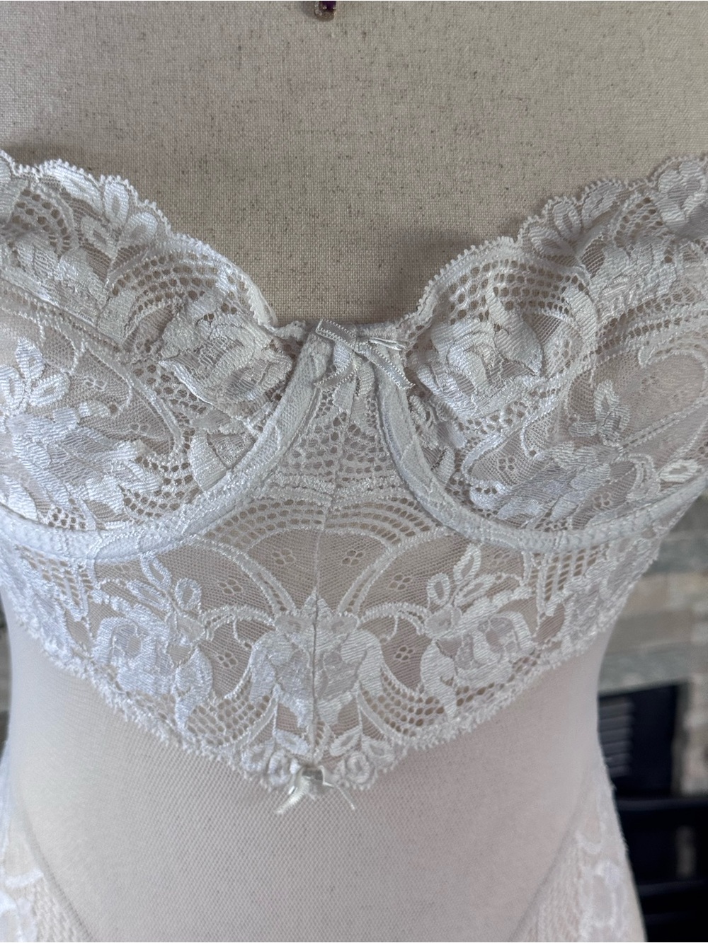Vintage Victoria's Secret Gold Label White Lace Teddy Bodysuit 34C 80s - Picture 4 of 16